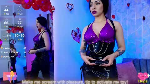 Snapshot of aurora_thomas chatting on February 17, 5:44 pm Aurora online show from February 17, 5:44 pm