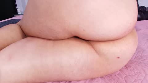 auroraa_miller online show from January 5, 5:27 pm