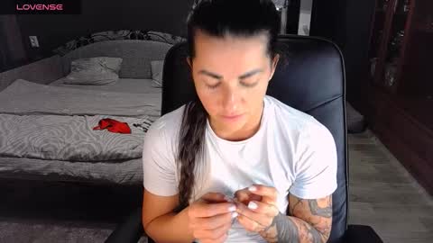 Ava online show from November 20, 4:15 pm