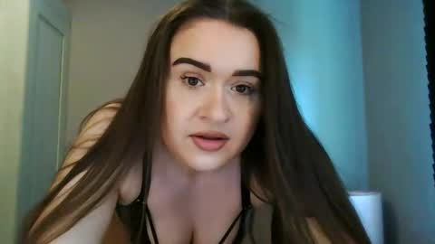 avajadey online show from March 6, 1:35 pm