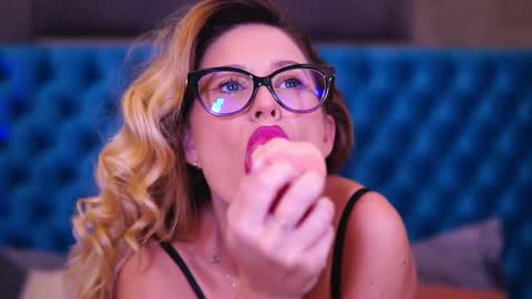 Ava online show from October 30, 4:35 am