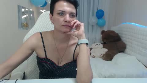 avasaturnian online show from September 19, 3:27 pm