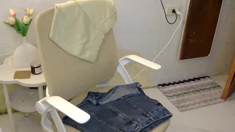 Rhian online show from November 28, 6:21 am