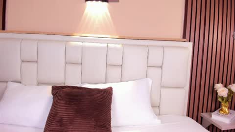 Avy  online show from April 8, 11:35 am