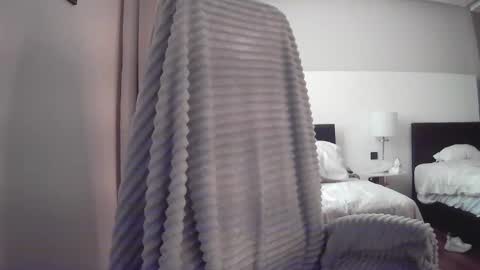 Snapshot of awardy3211 chatting on October 5, 11:40 am awardy3211 online show from October 5, 11:40 am