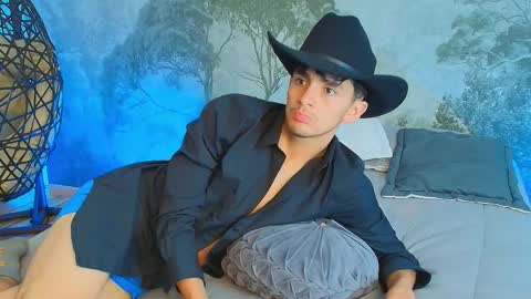 axel_draven online show from November 12, 11:45 am