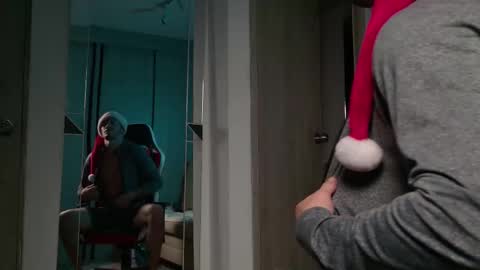 Axel Fairchaild online show from December 20, 1:18 pm