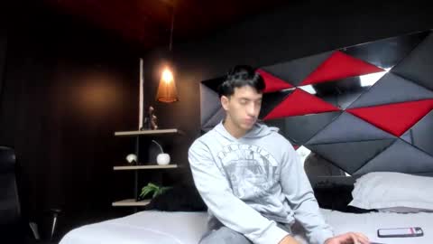 axel_hendrick online show from March 2, 12:56 pm