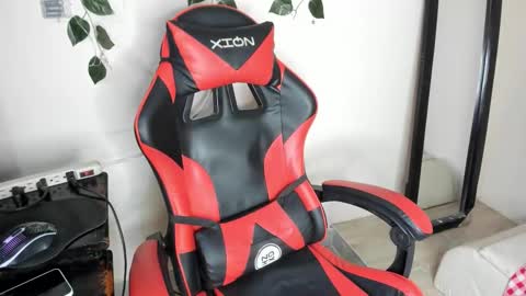 axel_rosse2 online show from November 25, 11:03 pm