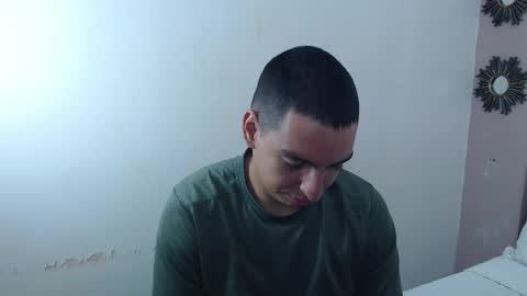 axel_stones_ online show from October 26, 5:34 pm