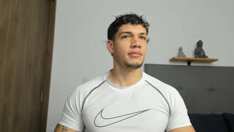 Snapshot of axel_taylor21 chatting on September 29, 1:43 pm INDEPENDENT MODEL  online show from September 29, 1:43 pm