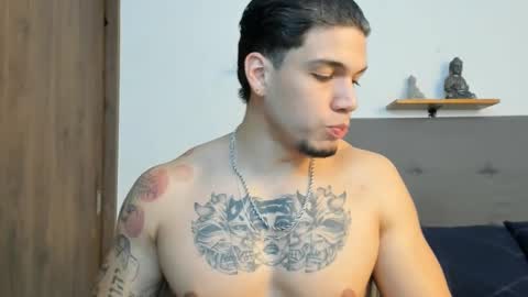Snapshot of axel_taylor21 chatting on October 10, 2:50 am INDEPENDENT MODEL  online show from October 10, 2:50 am