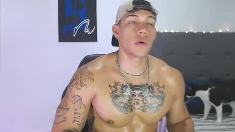 Snapshot of axel_taylor21 chatting on December 27, 2:04 am INDEPENDENT MODEL  online show from December 27, 2:04 am