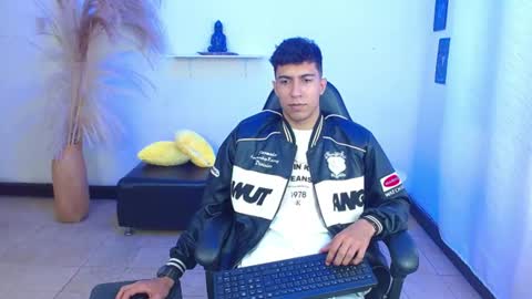 Axel online show from July 15, 2:11 pm