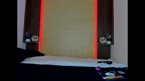 axelfox_ online show from March 9, 2:29 am