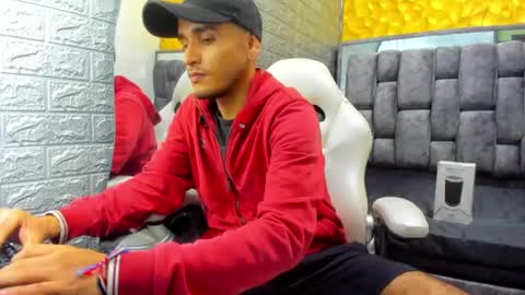 Axell Cross2 online show from March 6, 1:05 am