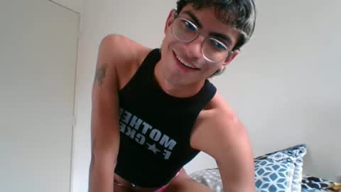 Axel  online show from February 9, 10:00 pm