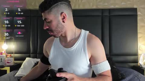 Axel Thompsom online show from November 5, 11:56 am