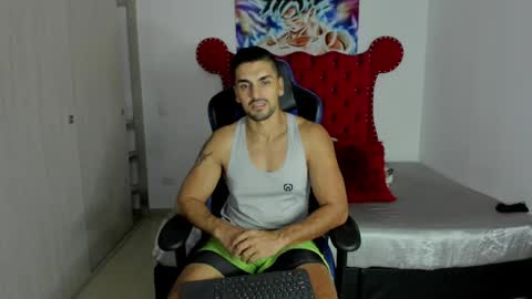 Axel online show from May 13, 11:36 pm