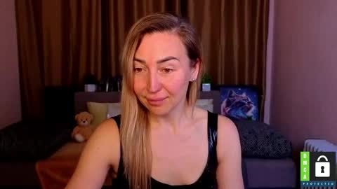 Jully online show from March 28, 6:42 pm