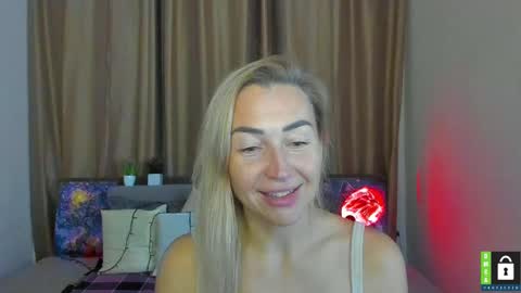 Jully online show from November 8, 6:33 pm