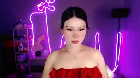 AYAHOSHILOVESYOU online show from March 22, 9:57 am