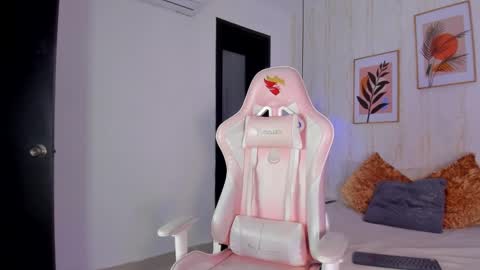 Ayleen online show from November 30, 1:29 pm