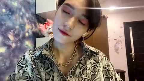 Minro online show from October 31, 2:50 pm