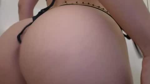 azaleia_ online show from August 2, 10:55 pm