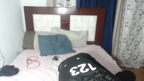 Snapshot of aziel_pantoja chatting on October 14, 1:19 am Aziel Pantoja online show from October 14, 1:19 am