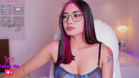 Azura online show from July 30, 9:15 pm