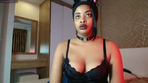 Coco online show from April 19, 8:33 pm