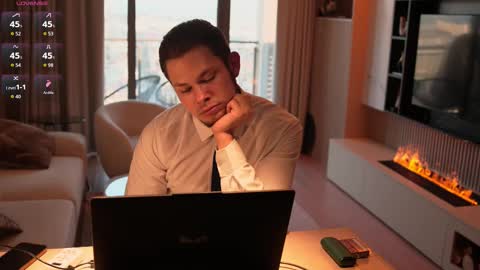 Luna and Medina online show from February 8, 2:53 pm