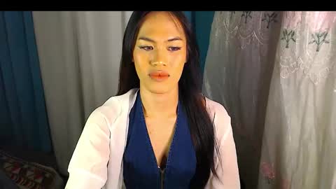 Nathalia online show from December 14, 4:46 pm