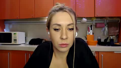 Snapshot of baby_hottye chatting on February 13, 6:26 pm Diva x online show from February 13, 6:26 pm