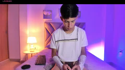 baby_noaht online show from June 19, 1:39 pm