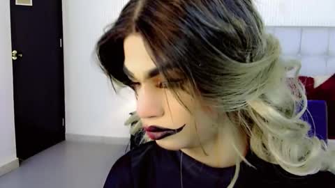 KENDALL online show from October 17, 8:35 pm