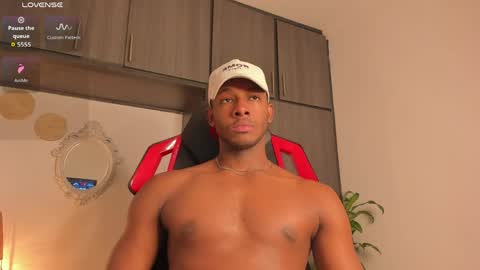 FOLLOW ME  online show from April 4, 10:28 pm