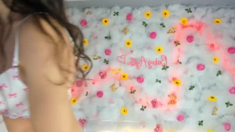 Aylin  online show from January 31, 10:31 am