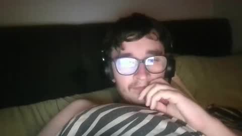 Snapshot of babyrandy1997 chatting on October 15, 7:37 pm babyrandy1997 online show from October 15, 7:37 pm