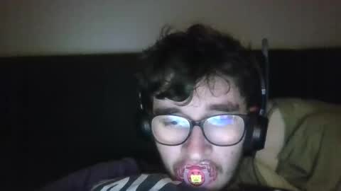Snapshot of babyrandy1997 chatting on October 16, 8:29 pm babyrandy1997 online show from October 16, 8:29 pm