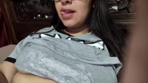 Snapshot of babyymango_ chatting on March 2, 10:59 pm  Gisselle  online show from March 2, 10:59 pm