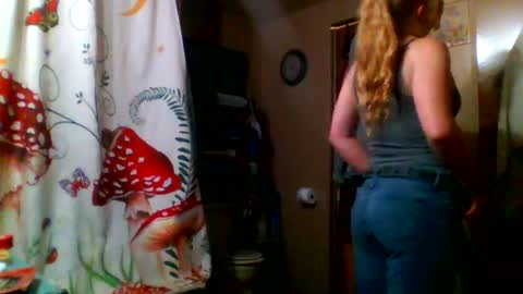 Badbitch520 online show from April 19, 4:35 am