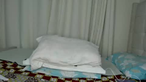 Snapshot of baddie_caramell chatting on September 15, 2:35 am baddie_caramell online show from September 15, 2:35 am