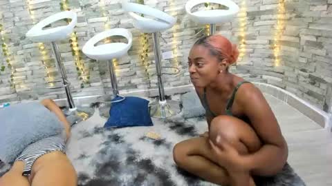 Snapshot of badgirls_000 chatting on March 11, 2:29 pm candy and dayan online show from March 11, 2:29 pm