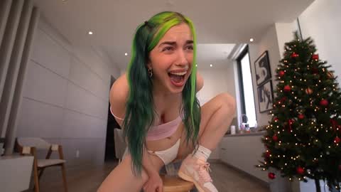 Bailey online show from December 16, 2:23 pm