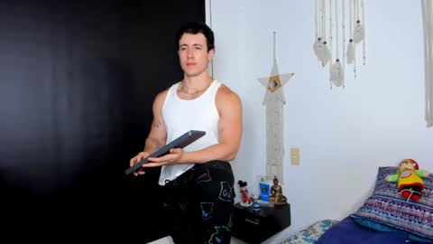 bain_aaron online show from April 30, 4:17 am
