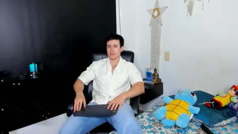 bain_aaron online show from April 19, 9:39 pm