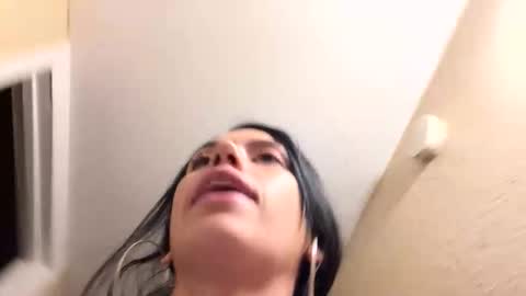 bambii_petite online show from March 14, 1:15 pm