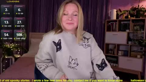 Snapshot of bananarum chatting on October 12, 2:09 pm Allie online show from October 12, 2:09 pm